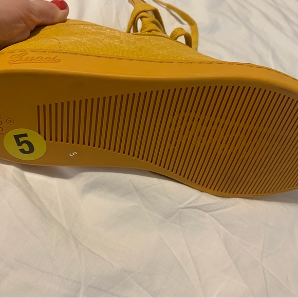 Gucci sneakers, unisex men size 5, women size 9 - Picture 3 of 4